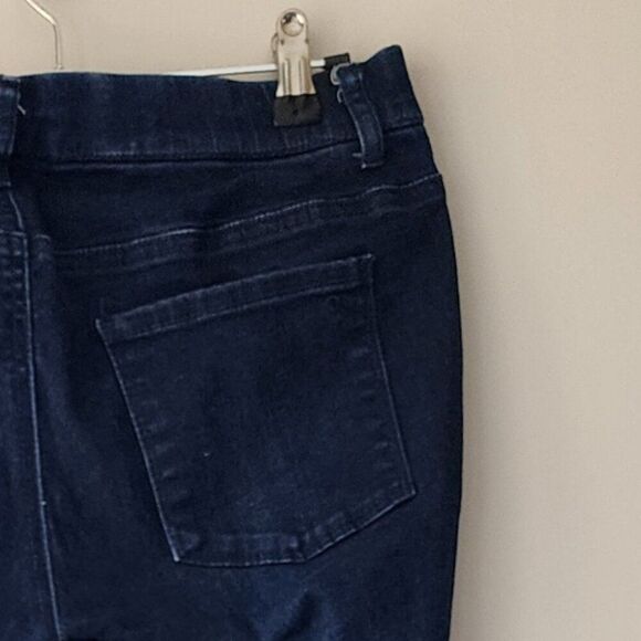 Maternity Size Medium Pull on Jeans | Skinny Leg | Jessica Simpson | Dark Wash - Picture 4 of 6